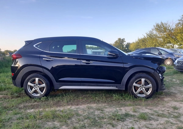 Hyundai Tucson cena 29500 przebieg: 57560, rok produkcji 2017 z Trzemeszno małe 79